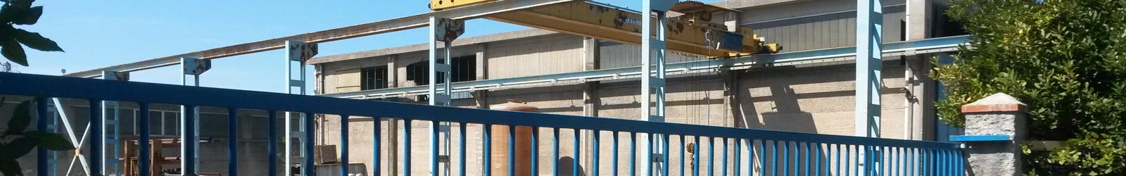 Esterno officina dell'azienda CO.MO.IND. Costruzioni Montaggi Industriali