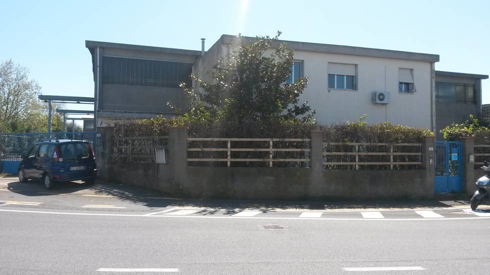 esterno-azienda-comoind